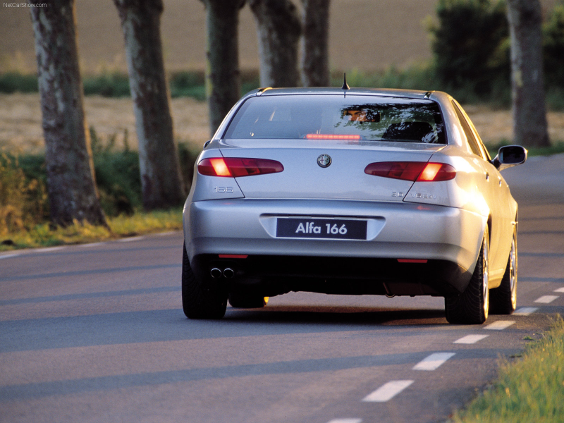 Illustration for article titled Could it have succeeded in America: Alfa Romeo 166